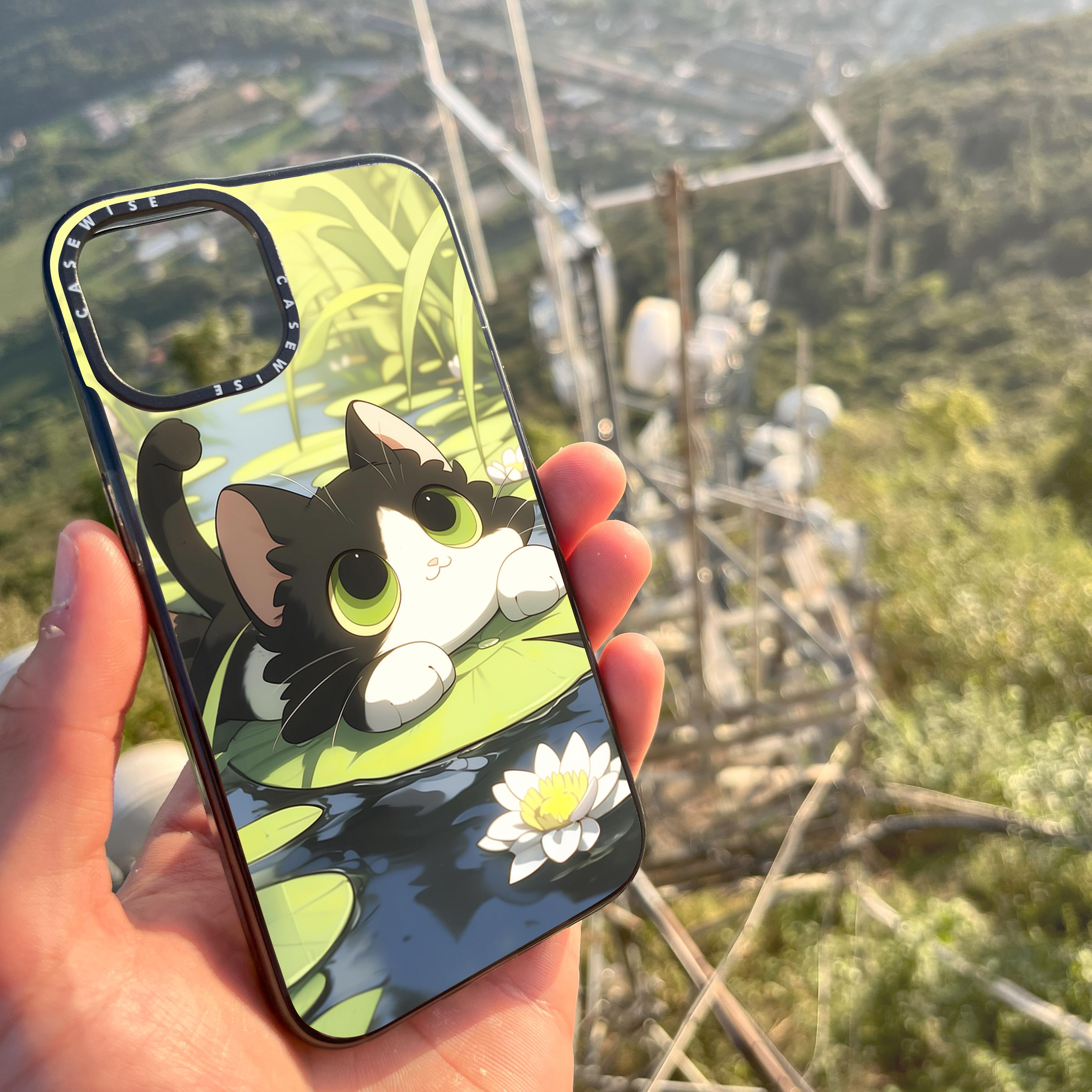 Lovely Green Cat on SeaRose - Case