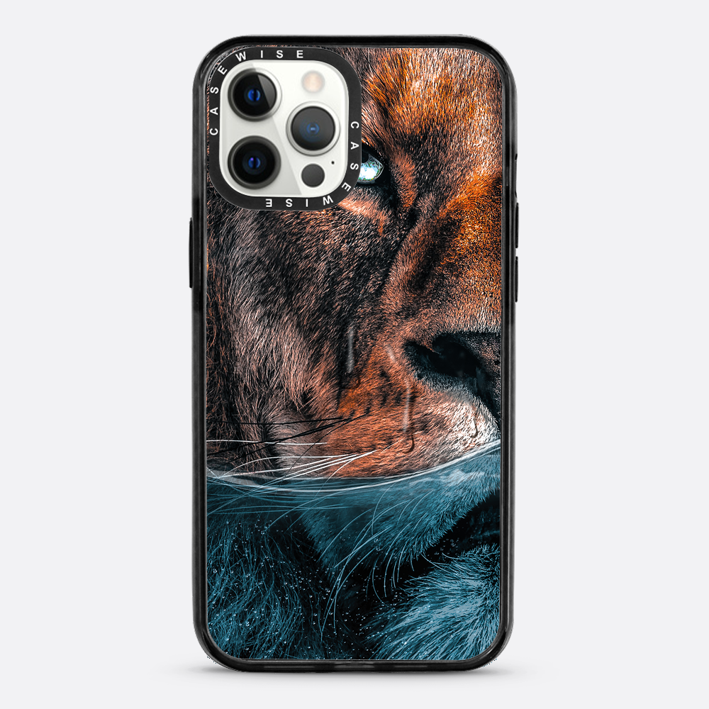 Lion Underwater - Case