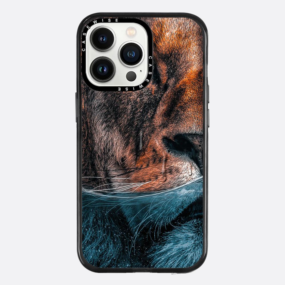 Lion Underwater - Case