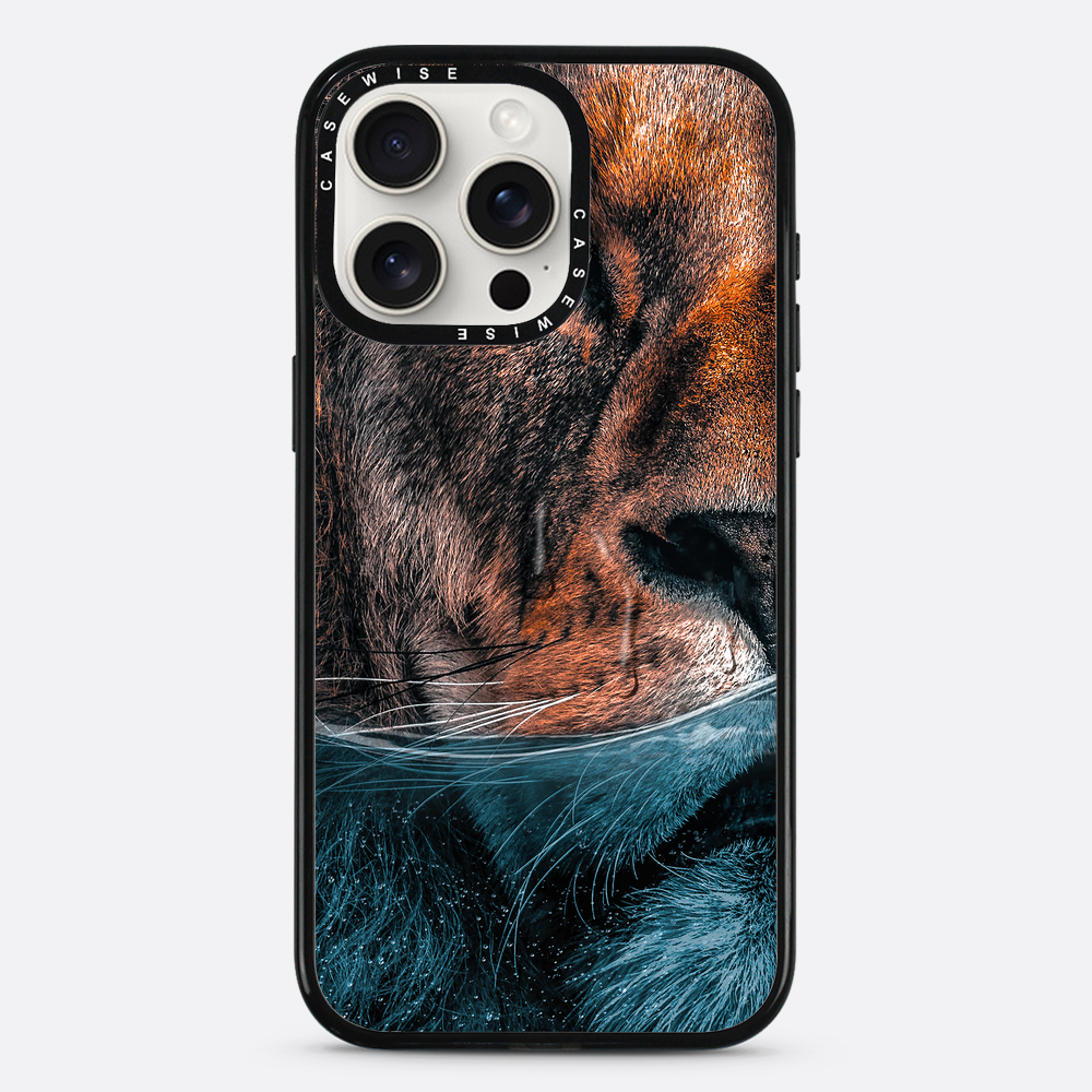 Lion Underwater - Case