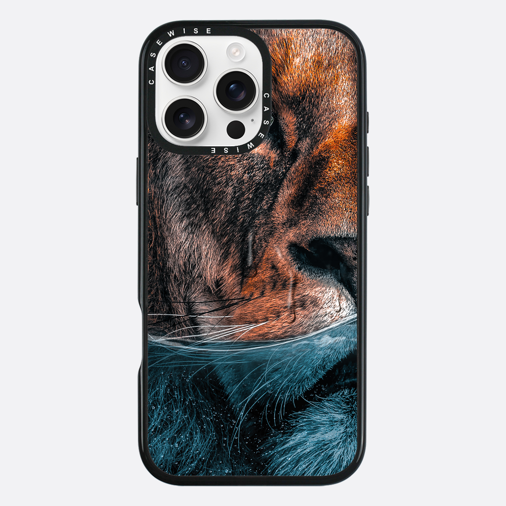 Lion Underwater - Case