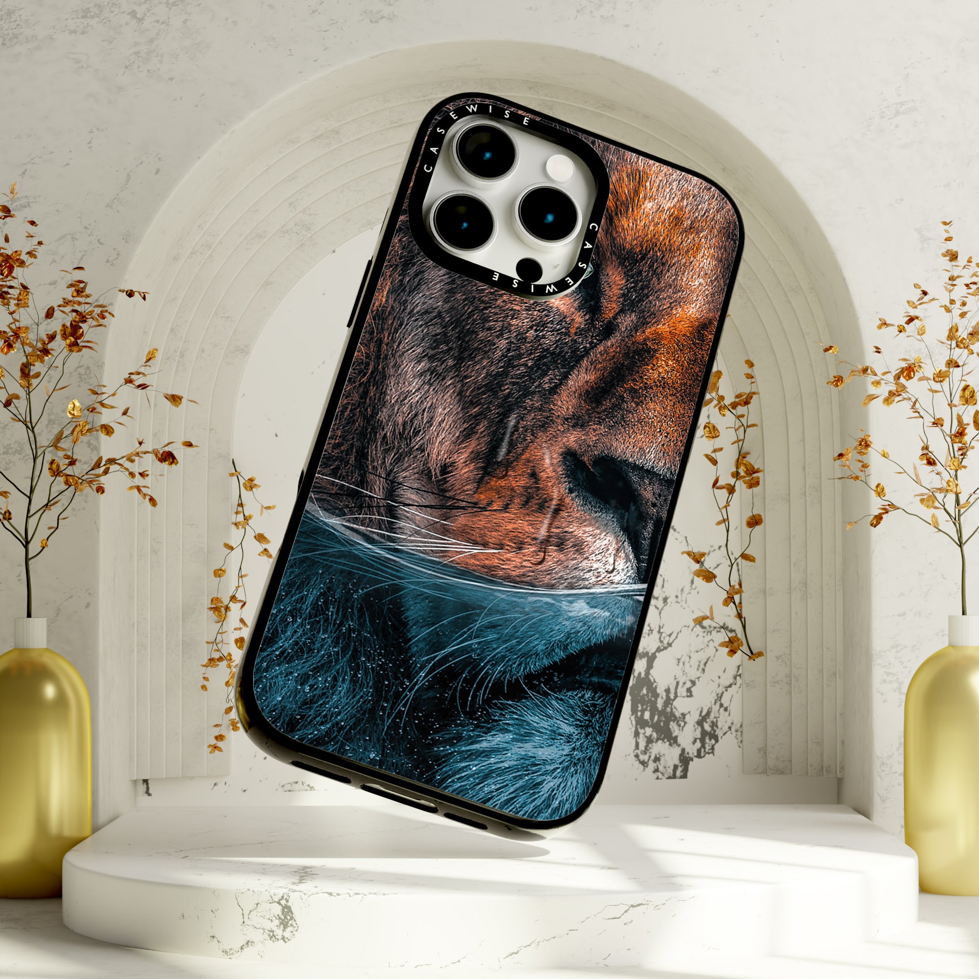 Lion Underwater - Case