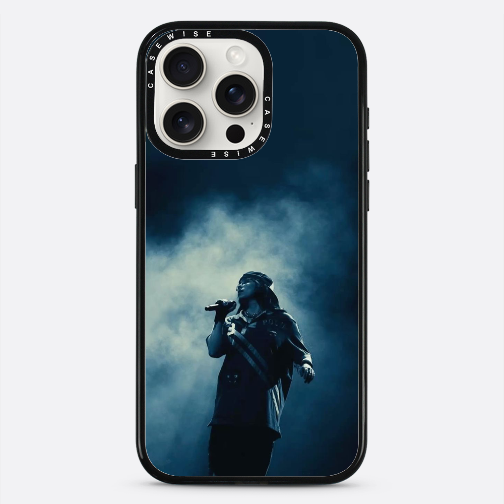 Billie on stage - Case