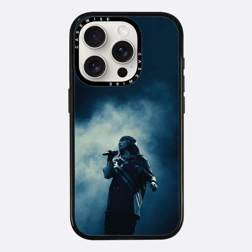 Billie on stage - Case