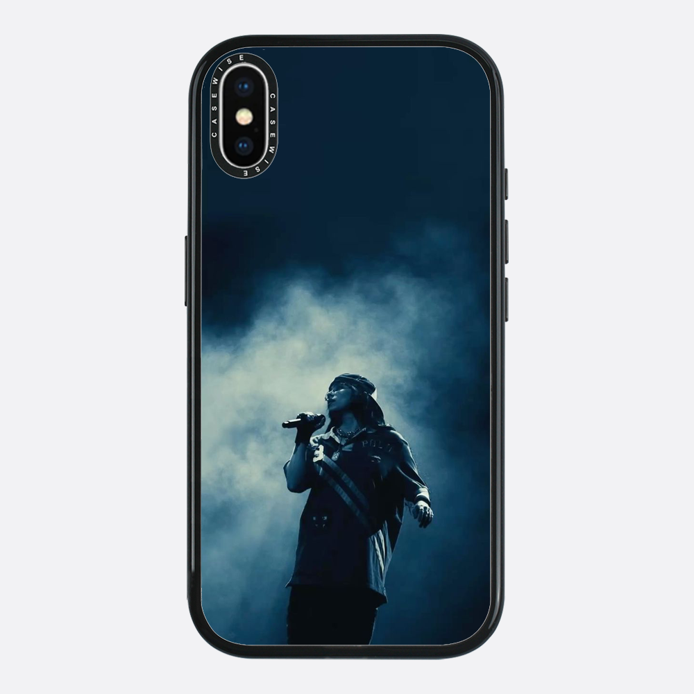Billie on stage - Case
